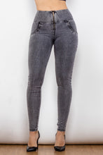 Load image into Gallery viewer, Zip Closure Skinny Jeans with Pockets