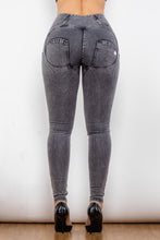 Load image into Gallery viewer, Zip Closure Skinny Jeans with Pockets