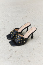 Load image into Gallery viewer, Forever Link Square Toe Quilted Mule Heels in Black

